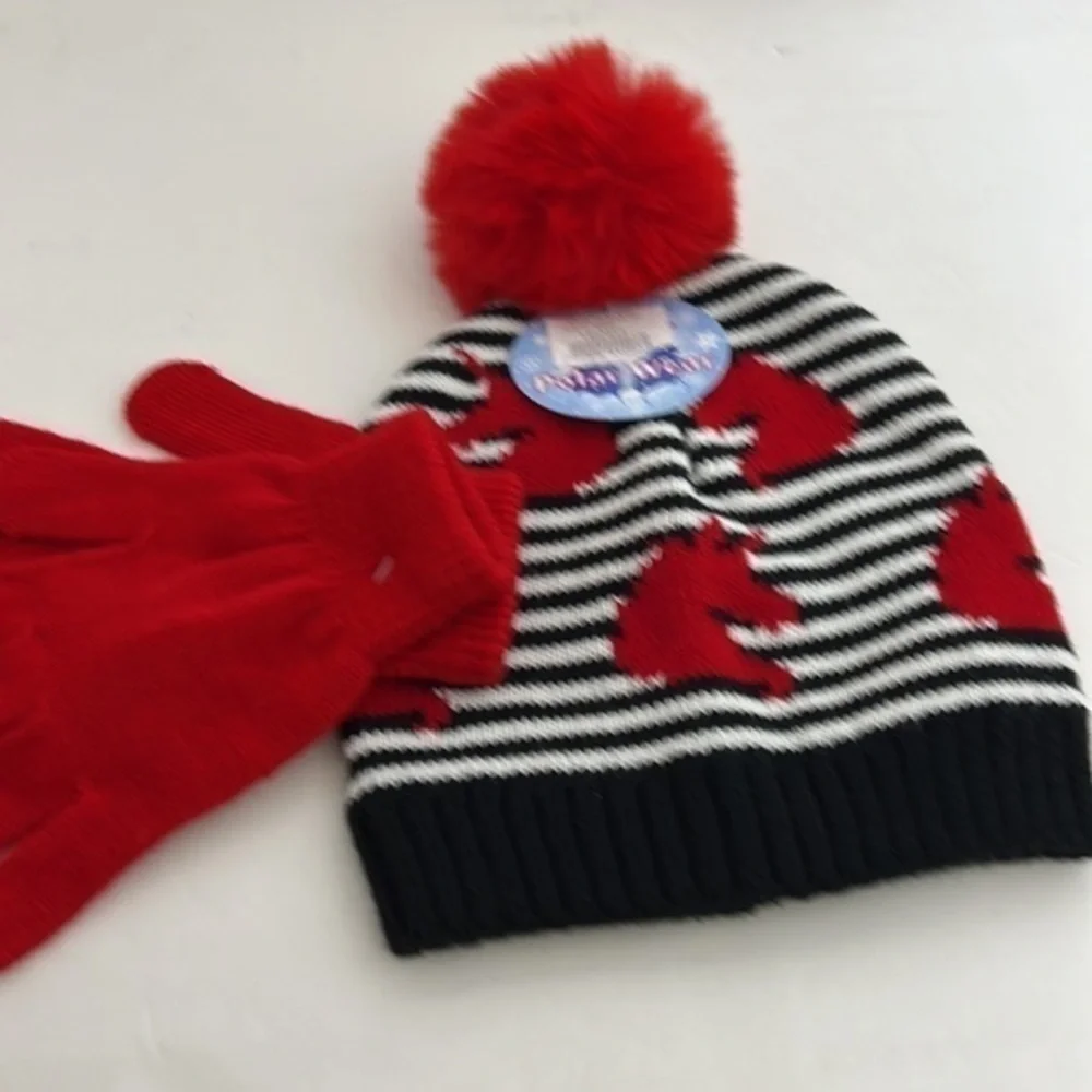 CRUSH APPAREL INC, HAT AND GLOVE SET